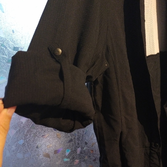 Columbia Women's Black Button Down Long Sleeves Shirt - Picture 16 of 17